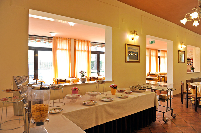 Traditional and healthy Italian-style breakfast - 3 star hotel with traditional Italian breakfast by Lake Trasimeno
