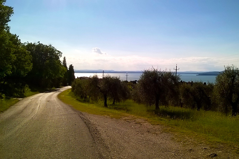 Delightful winding roads - Motorcycling holidays by Lake Trasimeno